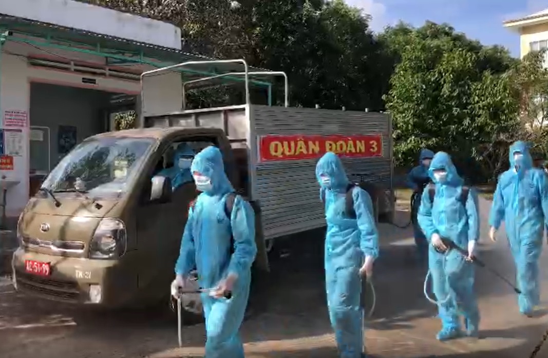 Quân đoàn 3 điều động lực lượng phun thuốc khử khuẩn phòng, chống dịch Covid-19